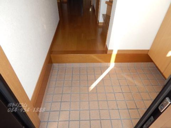 広島県福山市神辺町字十三軒屋(一戸建)の賃貸物件の玄関