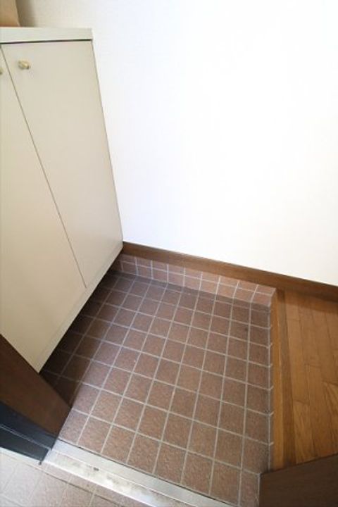 東京都三鷹市井の頭1(アパート)の賃貸物件の玄関