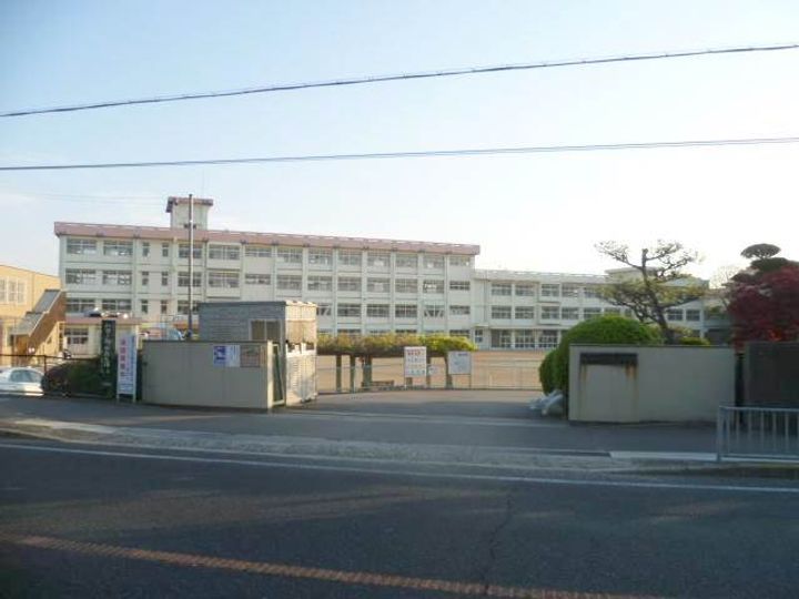 ベガ堀町の周辺
