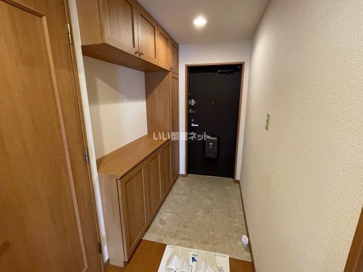 サムティイースト白壁の玄関