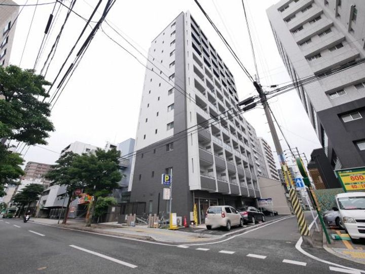ウインステージ天神南の外観