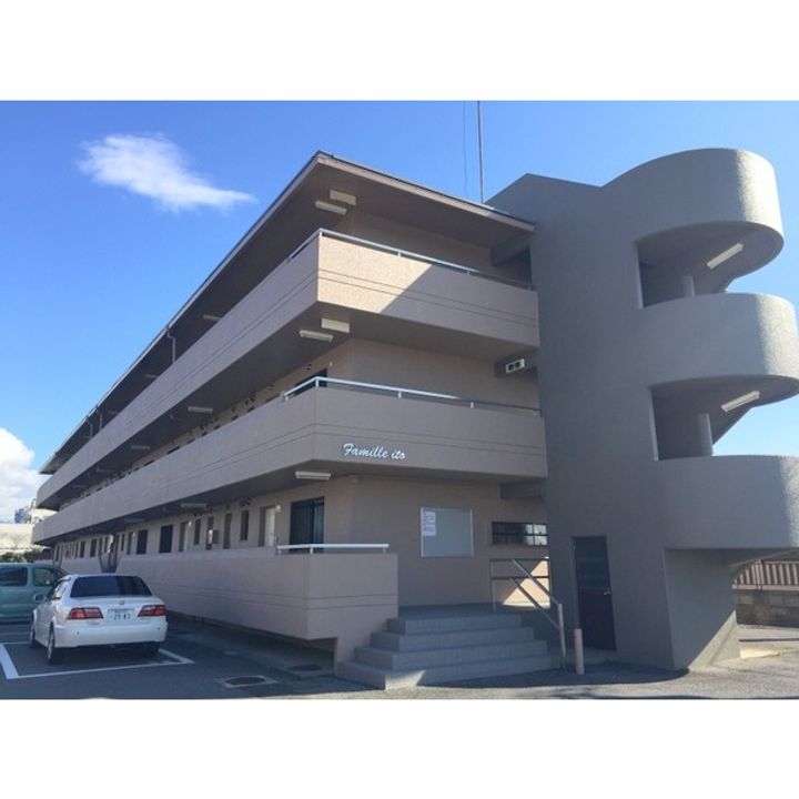 ファミール伊藤の外観