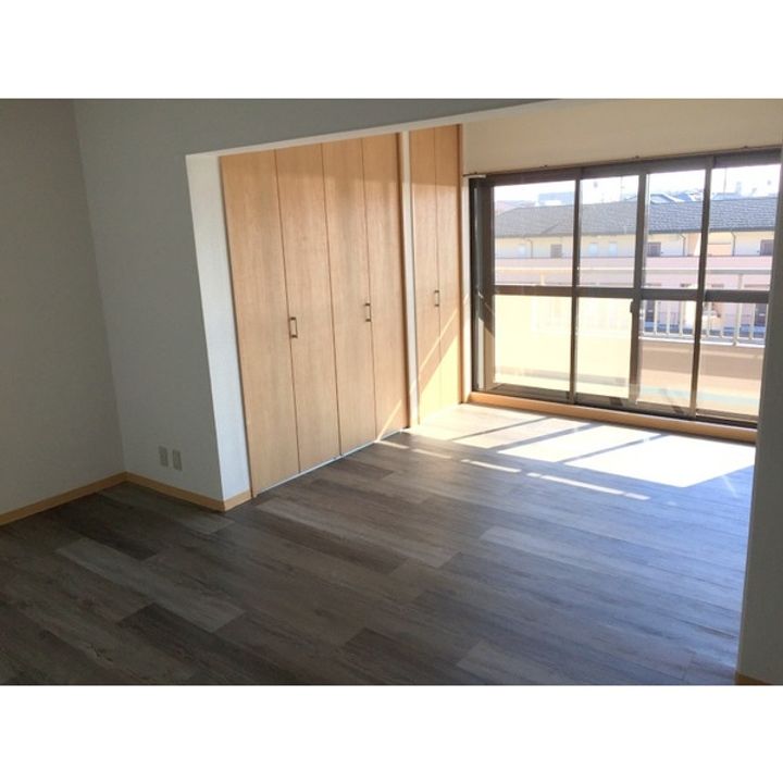 ファミール伊藤の居間