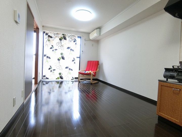 アベニュー白鳥Aの居間