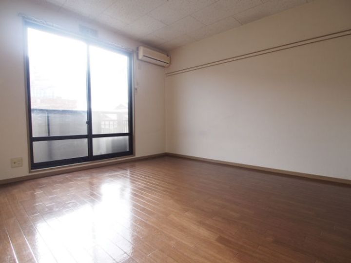 サンライフ千波Aの居間