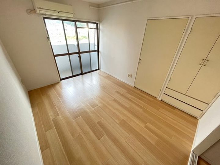 第1下原ビルの居間