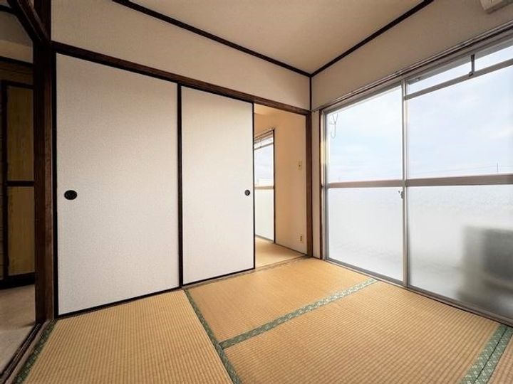 芦山ビルの内装