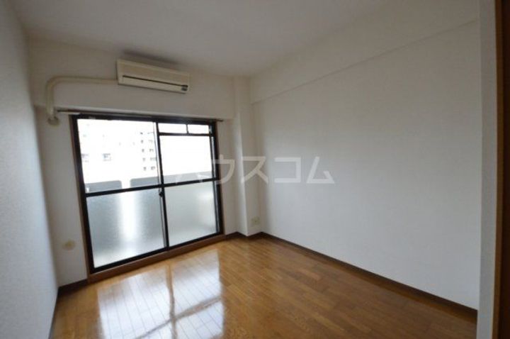 エスリード梅田東の居間