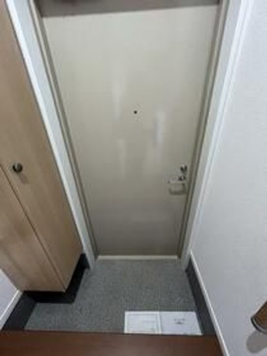 在家ステーツの玄関