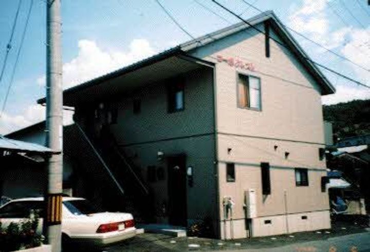 コーポクレストの外観