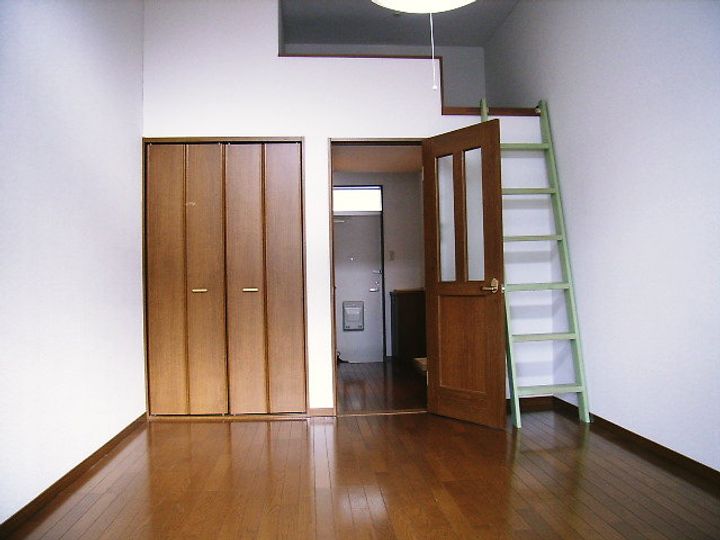 メゾンカリーナB棟の居間