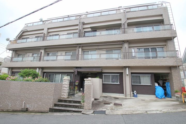 サカエマンションの外観