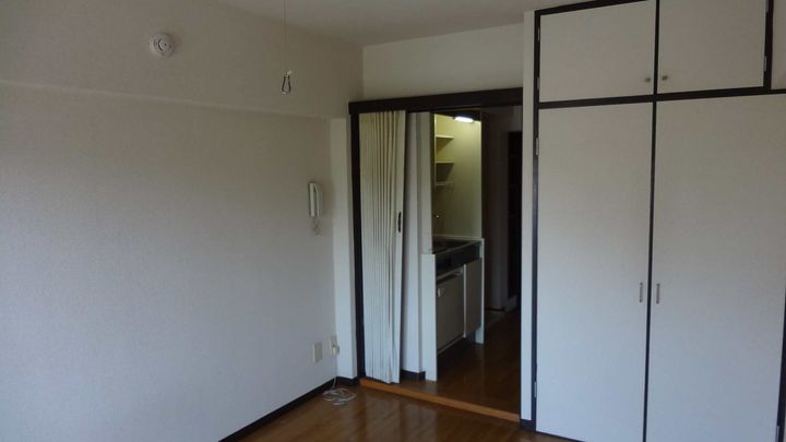 アメニティ高坂の居間