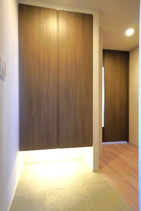 東京都台東区北上野2(マンション)の賃貸物件の玄関