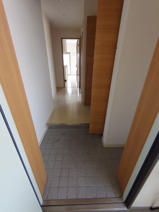 静岡県浜松市中央区元浜町(マンション)の賃貸物件の玄関