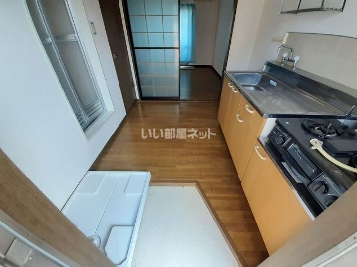 メゾン緑山の玄関