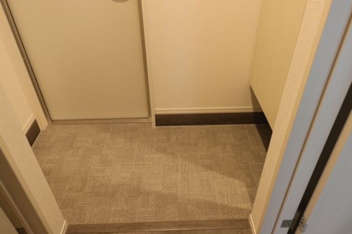 D-ROOM-津福今町の玄関