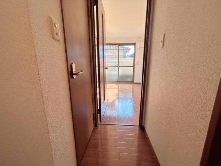 宮崎県都城市南鷹尾町(アパート)の賃貸物件の玄関