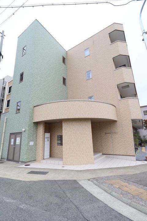 グラン・プリエールの外観