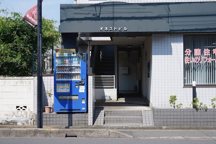 オネストビルの地図