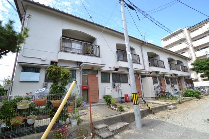 リバーサイドテラス西棟の外観