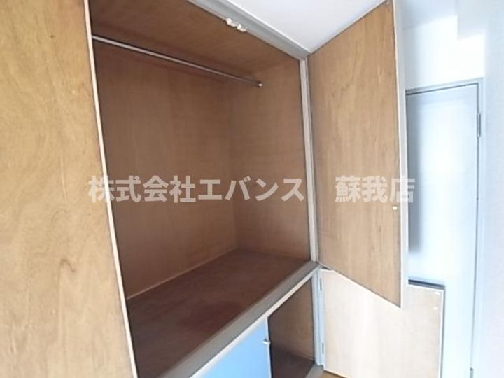 君待橋の内装