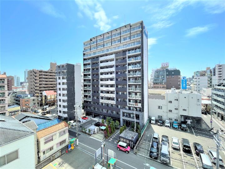 プレサンス三宮東フィールの外観