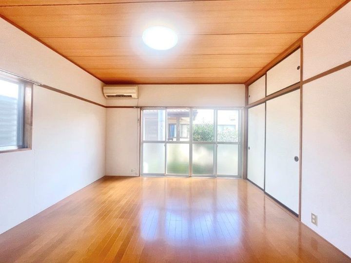 石田コーポの居間