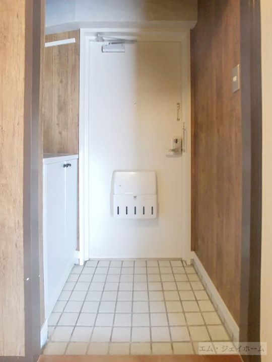 滋賀県草津市野路東3(マンション)の賃貸物件の玄関