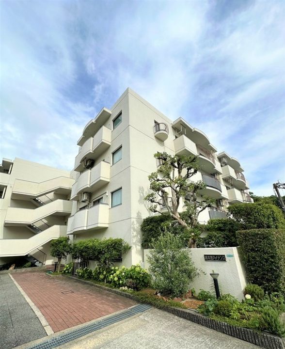 越木岩ハイデンスの外観