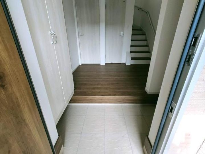 埼玉県南埼玉郡宮代町東姫宮2(一戸建)の賃貸物件の玄関