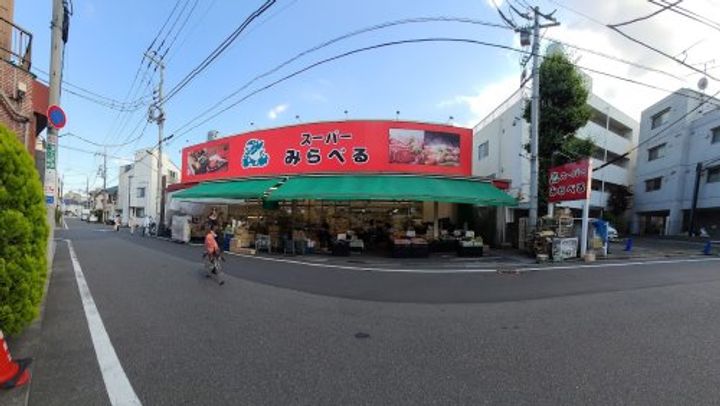 スクエアコートの周辺
