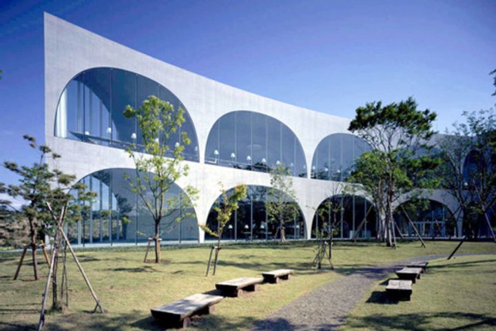 アンリシェール橋本の周辺