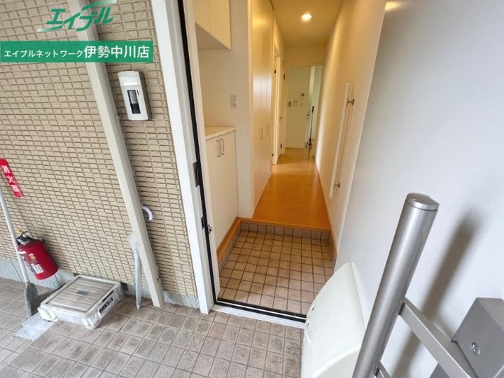 パラディーゾCの玄関