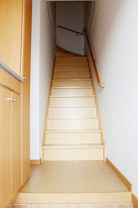 アクティブガーデンAの玄関