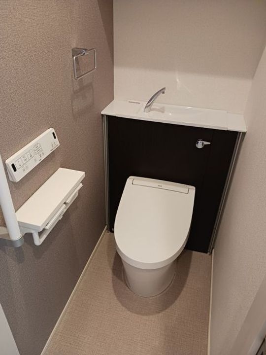 ペルソナの内装