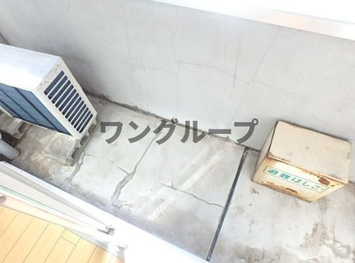 熊の前ビルの内装