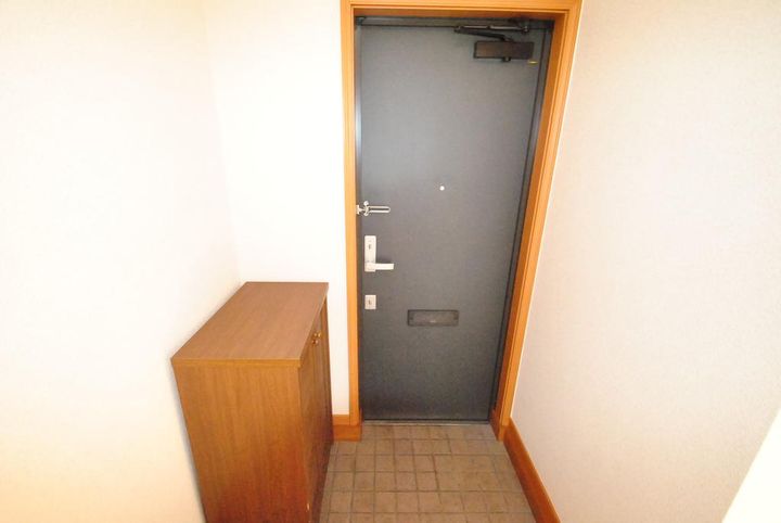 シェルハイツの玄関