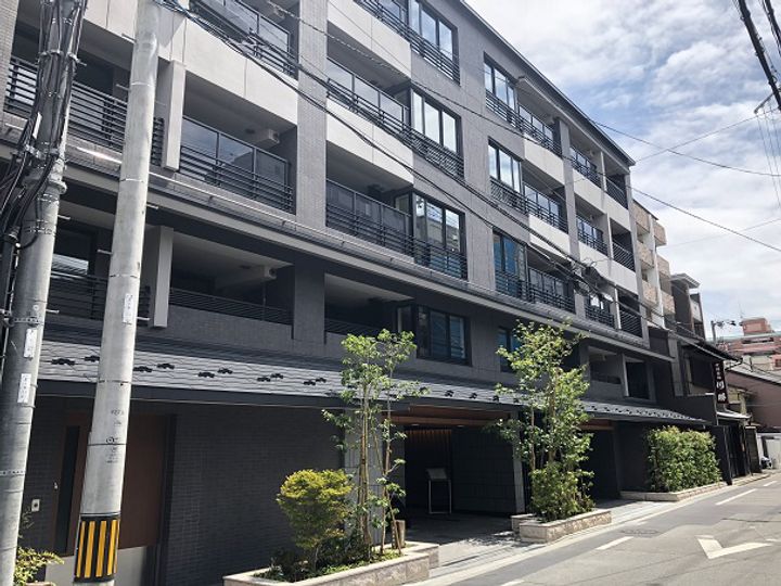 ザ・パークハウス三条油小路の外観