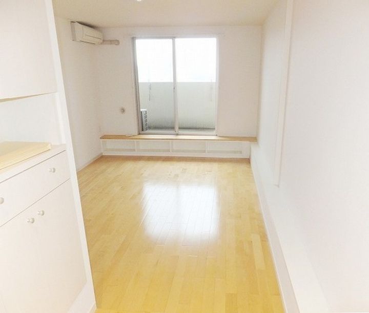 テリオ中島西の居間