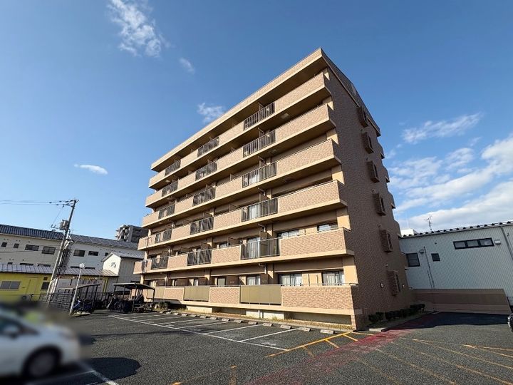 ヴィラージュ興南の外観