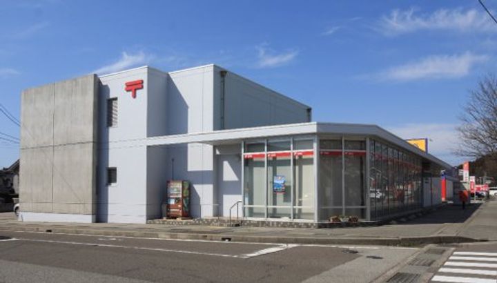 ラ・メゾン輝の周辺