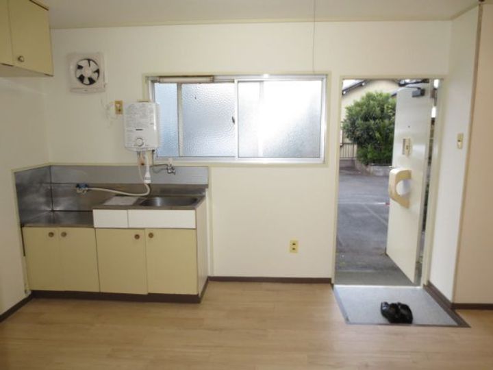 コーポモリの玄関