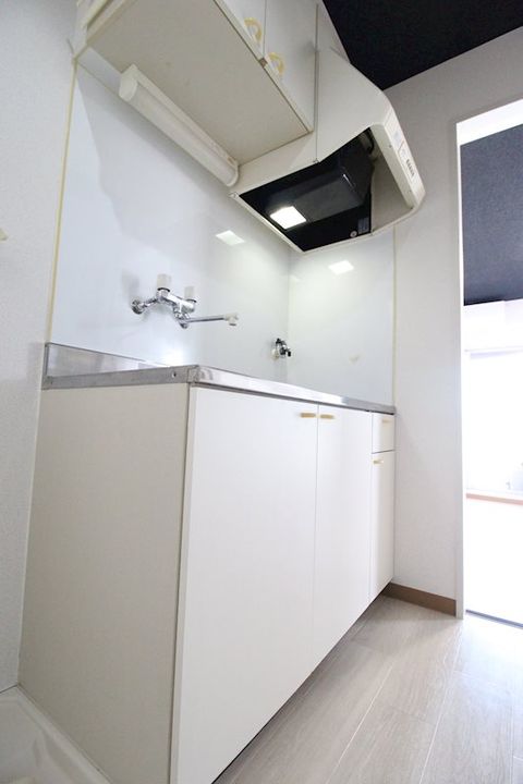 鹿児島県鹿児島市南林寺町(マンション)の賃貸物件のキッチン