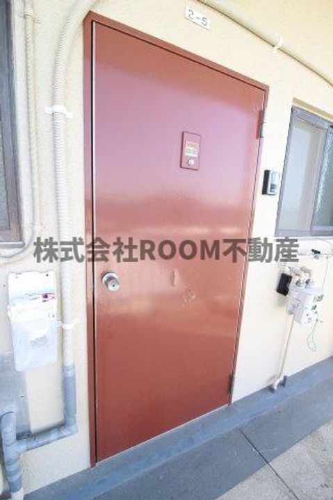 大王ハイツの玄関