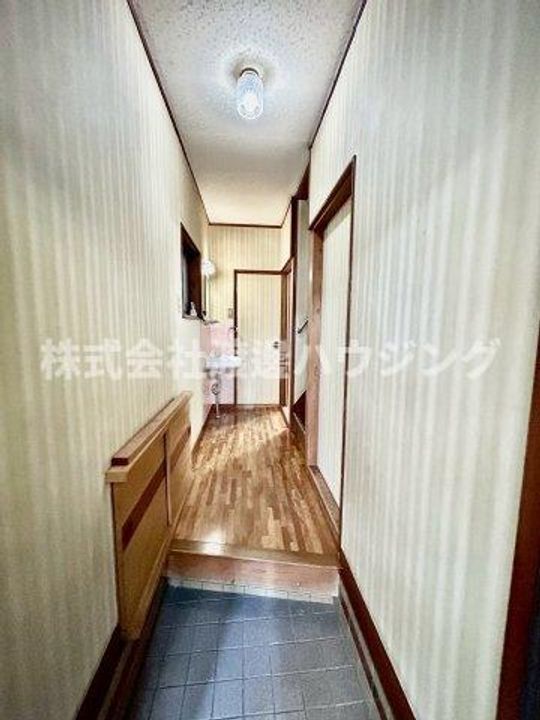 大阪府大東市緑が丘1(一戸建)の賃貸物件の玄関