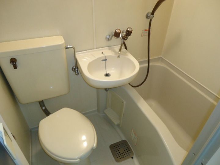 エース二俣川の風呂