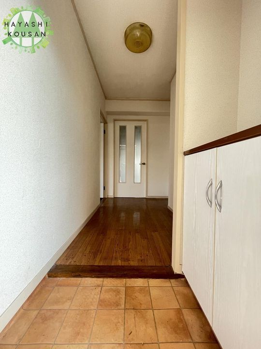 太陽田室ハイツの玄関