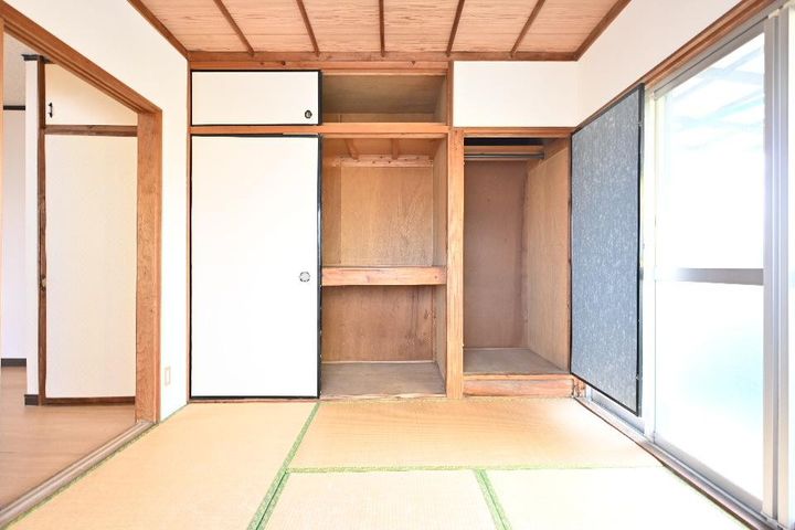大小路アパートの内装