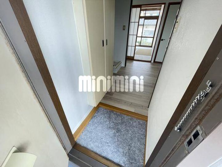 シティハイムサヤの玄関